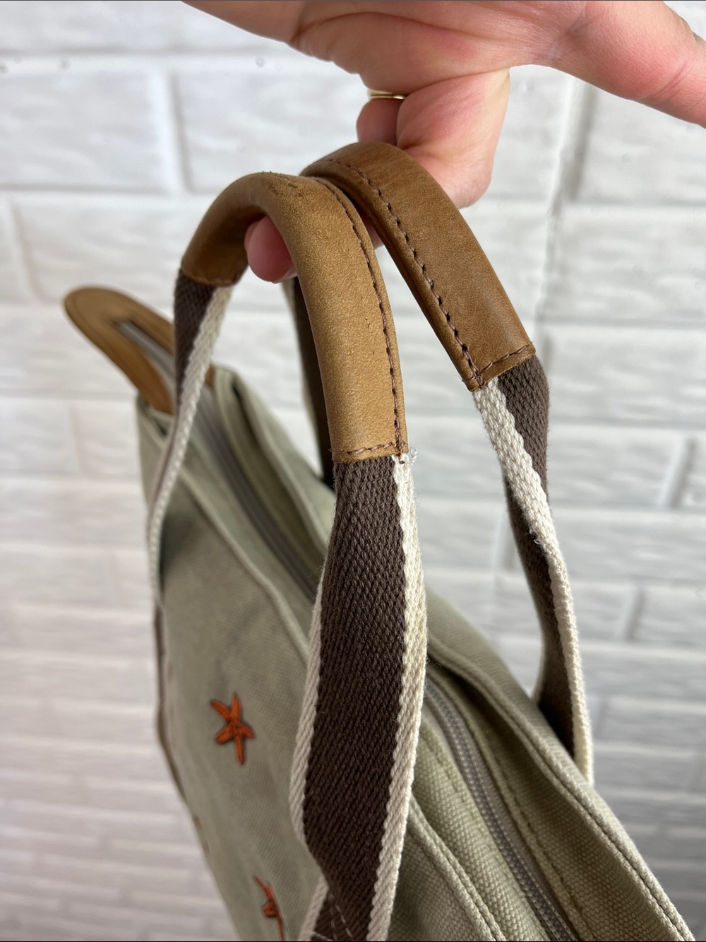 L.L. BEAN VINTAGE SMALL ZIP TOP CANVAS STARFISH EMBROIDERED TOTE LEATHER TRIM - Picture 5 of 16